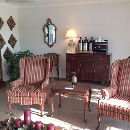 Ambassador Inn Фейетвилл Экстерьер фото