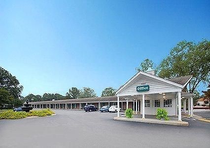 Ambassador Inn Фейетвилл Экстерьер фото
